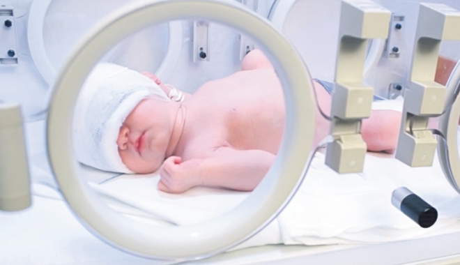 A MURIT LA 20 DE MINUTE DUPĂ CE A NĂSCUT PRIN CEZARIANĂ! Anchetă de amploare în spital - 4219201124bebe-1495175901.jpg