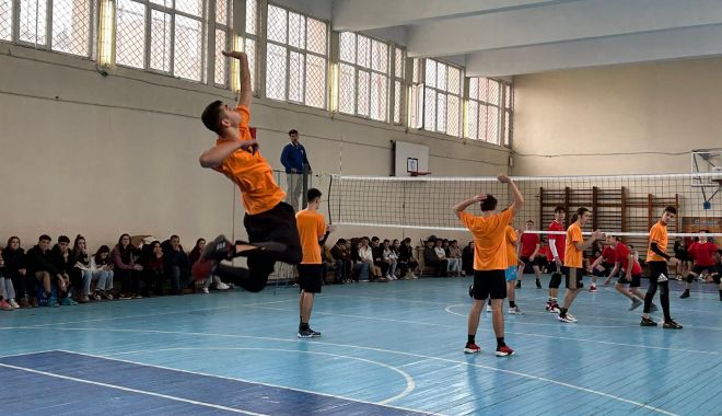Sportivii Colegiului ”Eminescu”, calificați la zonala Olimpiadei Naționale a Sportului Școlar