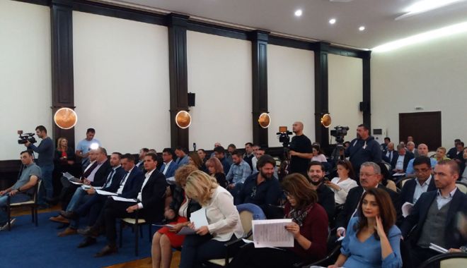 Vot favorabil! Elevii și profesorii de excepție, premiați de Primăria  Constanța - 42641374173442546909959260446055-1538062928.jpg