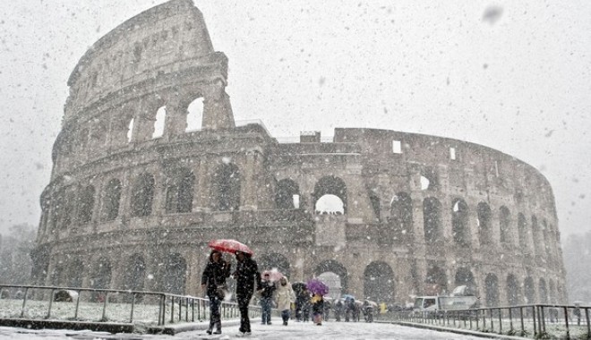 Colosseumul din Roma afectat de ger și de topirea gheții - 440aab2c6457edf1a15eb3a36fa8b278-1329293859.jpg
