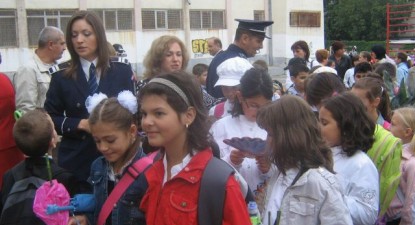 Polițiștii i-au sfătuit pe școlari cum să se ferească de infractori - 445d6983eb4155ba326bc627cc903244.jpg