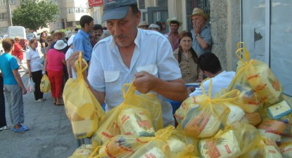 Mazăre dă pachete doar pensionarilor Constanței. Ceilalți săraci nu contează - 44a32f77814f9387e2c30e3eb94e6546.jpg