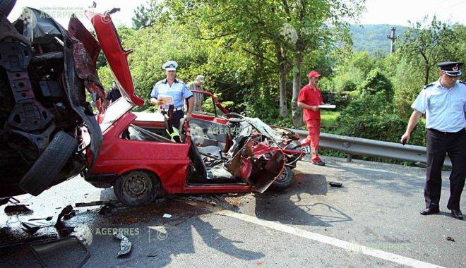 TRAGEDIE PE ȘOSEA! O persoană a decedat, alte două sunt rănite, în urma unui grav accident rutier - 4507944-1520513292.jpg