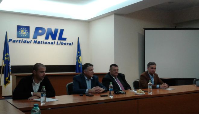 ȘEDINȚĂ PNL CONSTANȚA / Se cer schimbări privind taxa pentru parcările publice! - 45170226200536359954290753822717-1541064004.jpg