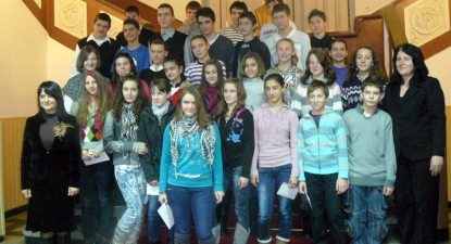 Sportivii și elevii merituoși din Cernavodă, premiați de primarul Mariana Mircea - 4572035e16c82641760668c527e095f0.jpg