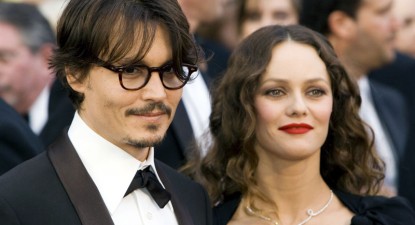 Johnny Depp și Vanessa Paradis transformă Crăciunul în spectacol - 4575b9b026b3a8ad63406363c8e9e5e5.jpg