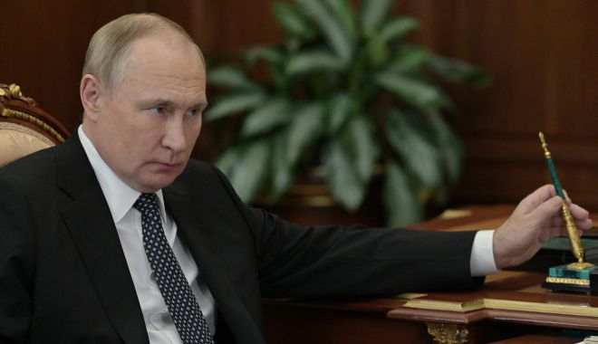 Preşedintele Putin a participat singur la slujba de Crăciun, la Kremlin - 457stlnc3bnadesm24jjyvwx3q-1673073990.jpg