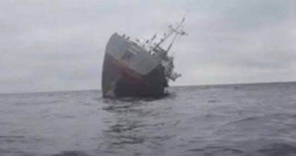 Navă comercială, scufundată de tiruri de rachete rusești, în Marea Neagră - 459646-1647518465.jpg