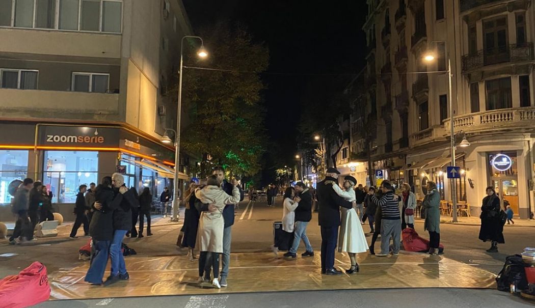 Constanța Coffee Break continuă în această seară cu tangouri pe bulevard - 46257712495743230309438471160703-1729409927.jpg