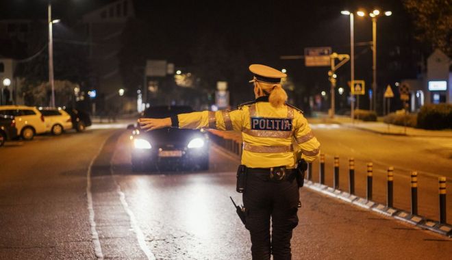 Femeie reţinută de poliţişti după ce a furat un autoturism şi a condus sub influenţa alcoolului şi a drogurilor