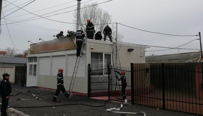 Incendiu în Constanța. Pompierii intervin la Hanul Amzacea - 46520192193000880711882125613528-1542960187.jpg