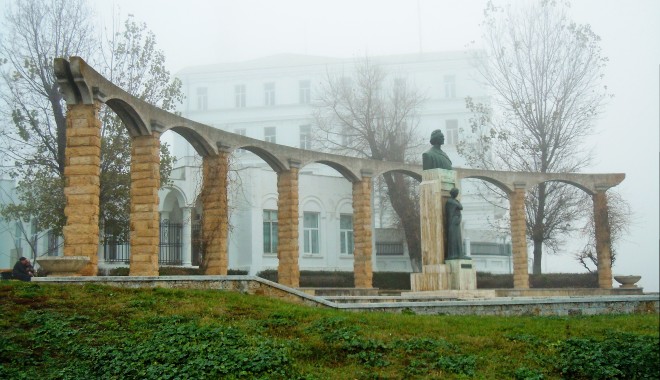 Ceață și maxime de 13 grade Celsius, astăzi, la Constanța - 46550951-1323761839.jpg