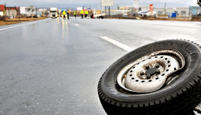 19 accidente rutiere foarte grave, ieri, pe șoselele din România - 4692468mediafaxfotosilvanaarmat-1344937058.jpg