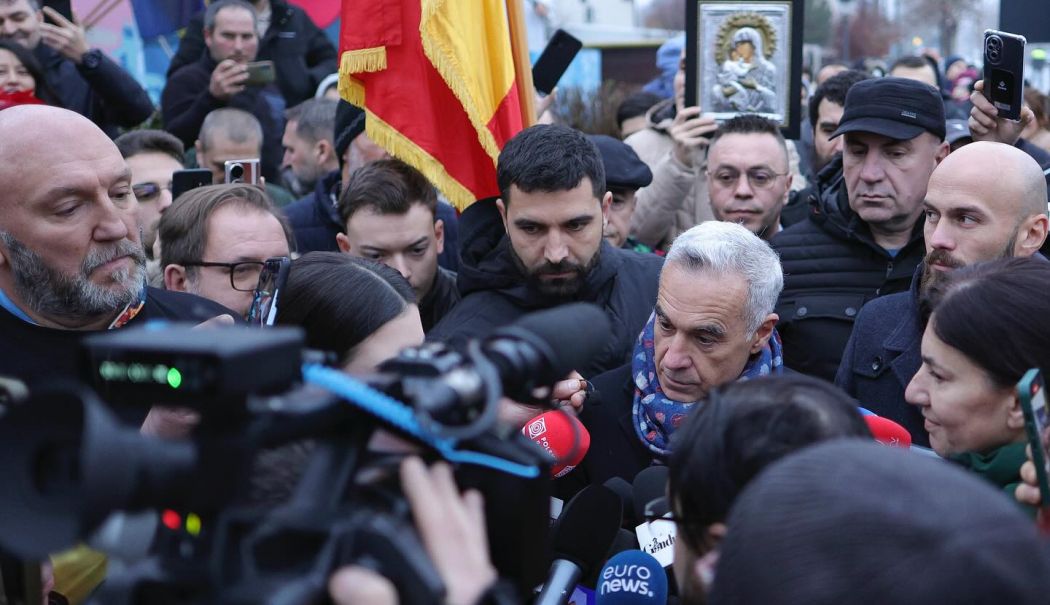 În această dimineață, Călin Georgescu a mers la secția de vot Mogoșoaia. ”Românii vor să voteze” - 46967043118160883992325745869859-1733642276.jpg
