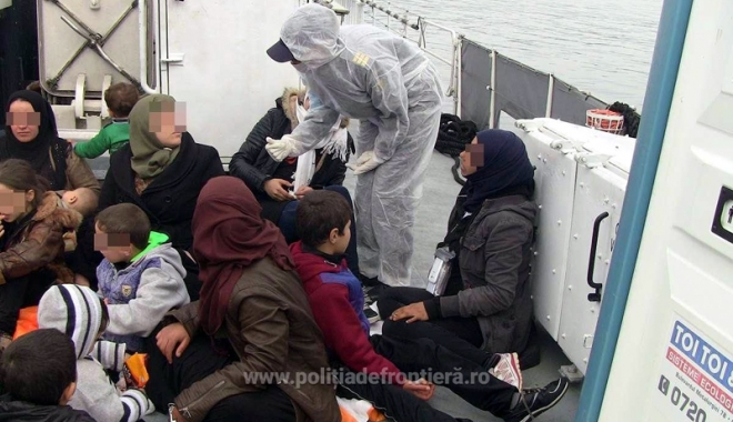 46 de imigranți au fost salvați de polițiștii de frontieră români, în Marea Egee - 46deimigiranti2-1492428399.jpg