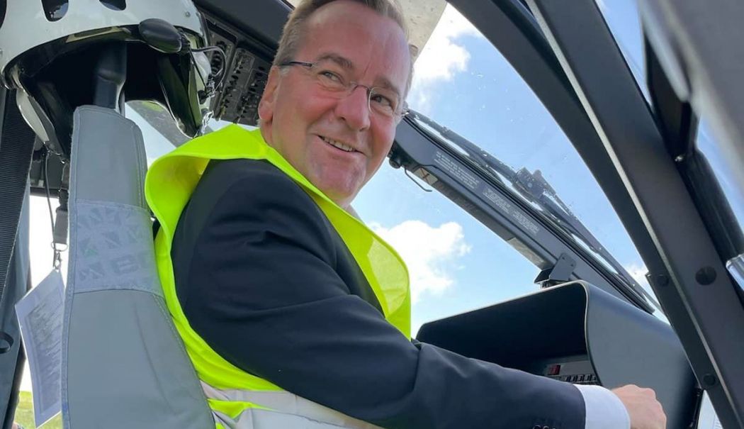 Ministrul federal al apărării din Germania vine la Mihail Kogălniceanu. Întrevedere cu Ilie Bolojan - 47501443598679136865697153094657-1765188038.jpg