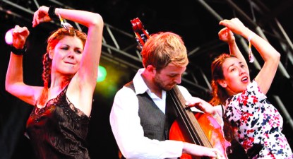 Nouvelle Vague concertează din nou în România - 479191c55d3a62ffc278ac81832f16a4.jpg