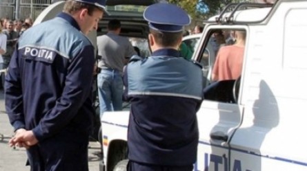 Și-a lăsat drujba nesupravegheată și i-a fost furată - 483341314365806politiemasina0533-1354018165.jpg