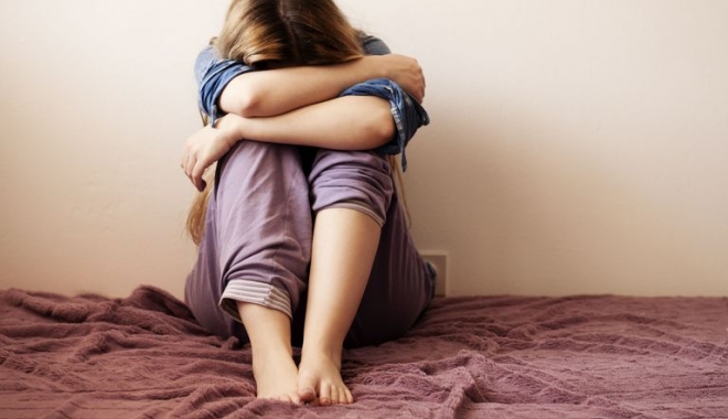 CALVAR PENTRU O TÂNĂRĂ DIN CONSTANȚA / ȘANTAJATĂ CU FILMULEȚE COMPROMIȚĂTOARE, ÎN SCHIMBUL RELAȚIILOR SEXUALE - 484601507depressedsurvivor56a514-1498121511.jpg