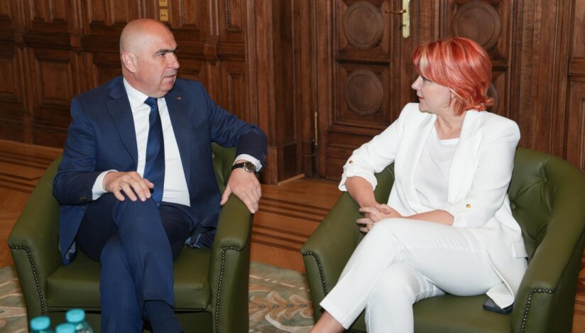 PSD cere concedieri în administraţia centrală: „Nu mai vrem să fim proştii proștilor!” - 49484390711971267454148192577640-1759752695.jpg