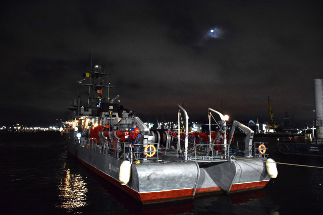 Dragorul maritim 30 a plecat din portul militar Constanța pentru a curăța Marea Neagră de mine - 49793s-1726734554.jpg
