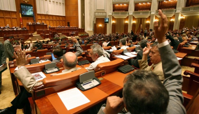 AMNISTIE FISCALĂ: Parlamentul ȘTERGE datoriile funcționarilor - 4a48c4f18a1bc333d453cfba0b7845f7-1336472675.jpg