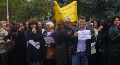 Prefectura Constanța, pichetată timp de două ore - 4ae5a92484155bfad3c7629a192244fe.jpg