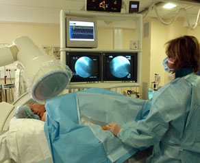 Spitalul Județean va avea un aparat medical util în prevenirea infarctelor - 4augustcoronarograf-1312463023.jpg