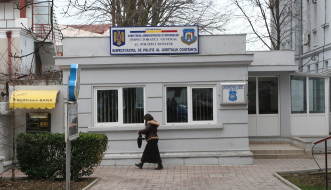 Iată cine sunt bobocii din Poliția Constanța - 4decembriebobocipromotie-1386161239.jpg