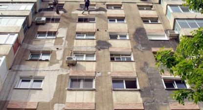 Acuzat de locatari că… se șterge la fund cu ei! - 4e9101a27e90ccf06980744e76749c2c.jpg