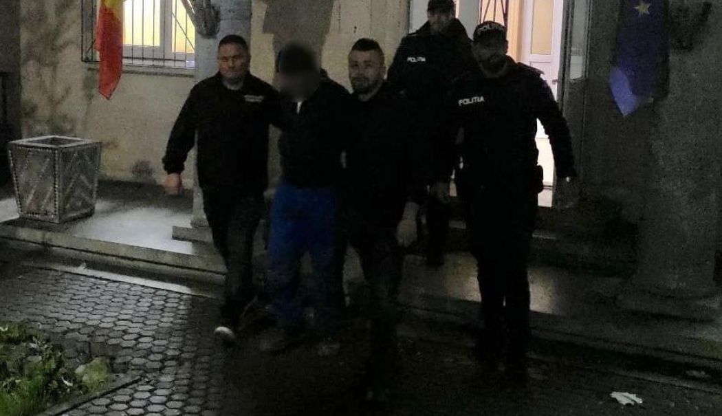 Bărbat de 61 de ani, reținut de polițiști după ce a agresat sexual o femeie
