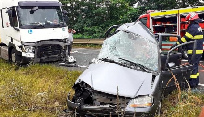 Accident grav: Doi bărbați au murit și două fete de 12 și 13 ani sunt în stare gravă - 4f9a8271f5524bb399577f00b5b70a0a-1595175374.jpg