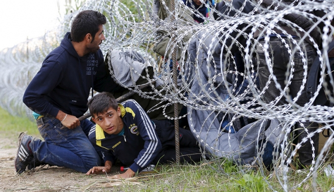 Patru adulți și doi minori imigranți irakieni, prinși după ce au trecut ilegal frontiera - 4imigranti1-1480353249.jpg