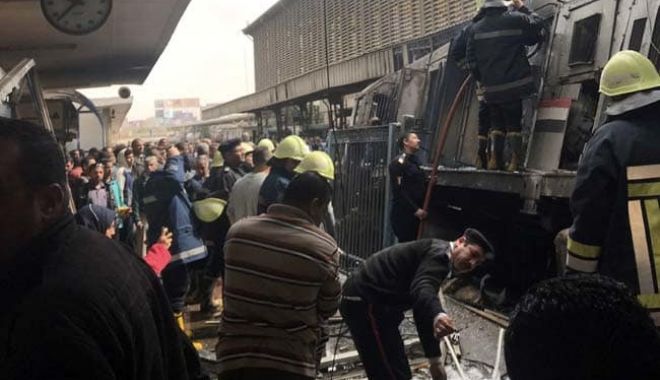 Cel puțin 25 de morți și 40 de răniți, într-un accident de tren urmat de un incendiu - 4lch0k38cairostationfirefeb27reu-1551273404.jpg