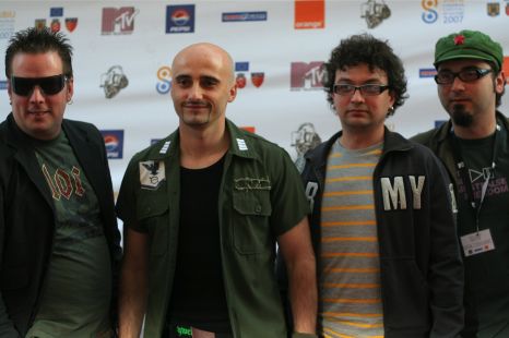 Bobby Stoica a părăsit trupa Voltaj după 13 ani - 5-1354901142.jpg