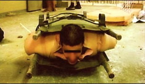 Imagini ȘOCANTE cu metodele de tortură din închisorile CIA - 5-1418223018.jpg