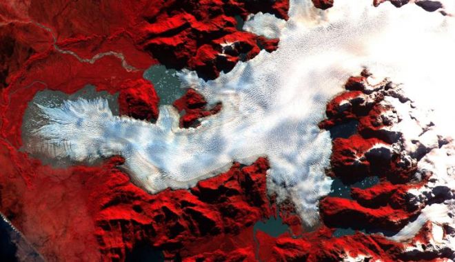 CNN: Imagini spectaculoase făcute de NASA. Cum arată Pământul din spaţiu - 5-1619167042.jpg
