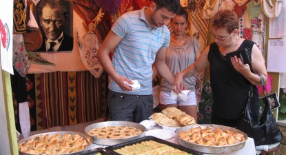 Parada minorităților pe malul lacului Techirghiol - 5001736f91222cf9e628b8a23f7bd5f2.jpg