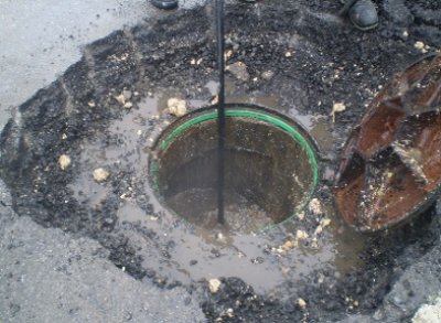RAJA/ Fetița care a căzut într-o canalizare este în-afara oricărui pericol - 50814-1351152629.jpg