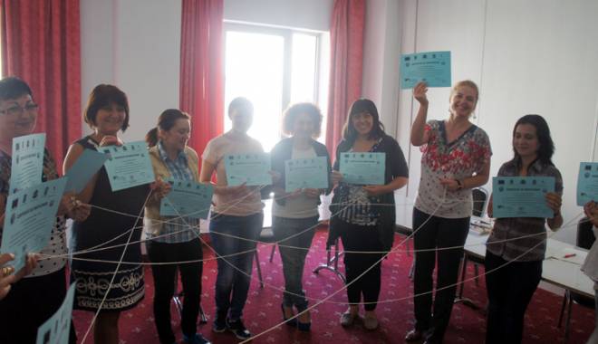 50 de profesori învață  noi metode  de educație - 50deprofesori-1441995586.jpg