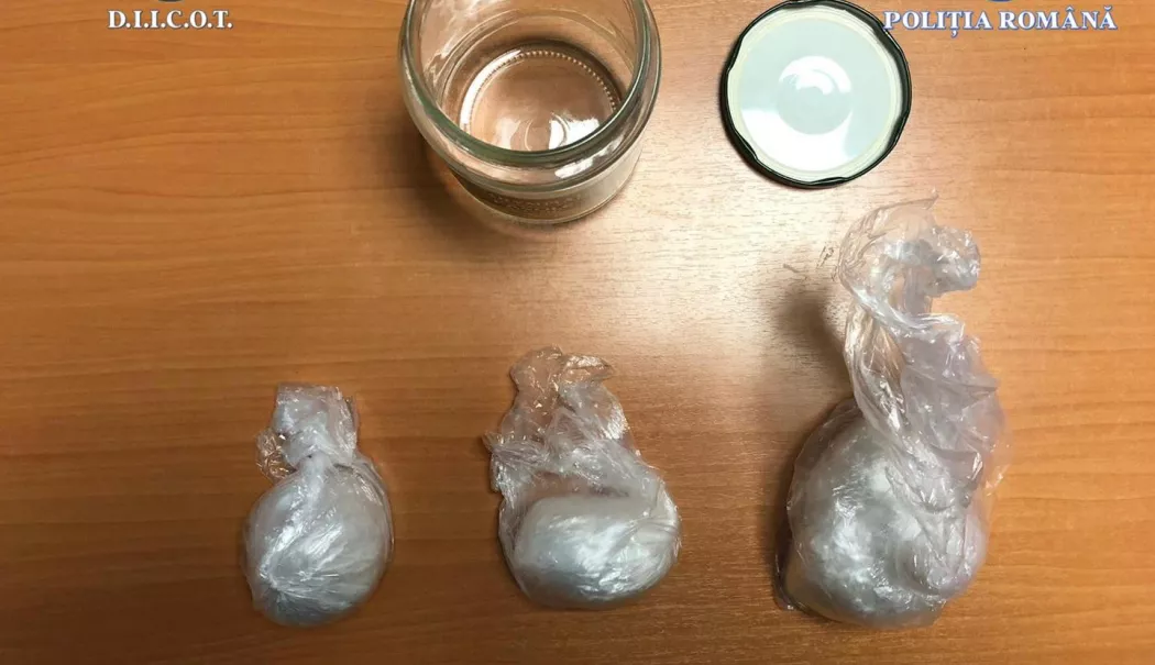 Doi traficanți de droguri au fost reținuți. Poliția Locală Constanța i-a prins în flagrant - 5106843b0984487f8ab1bbb14a5b3bb8-1768558540.webp