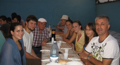 Patru studenți cehi studiază comunitățile de turci și tătari din Medgidia - 517eb265de9c03c970448ef2861457c6.jpg