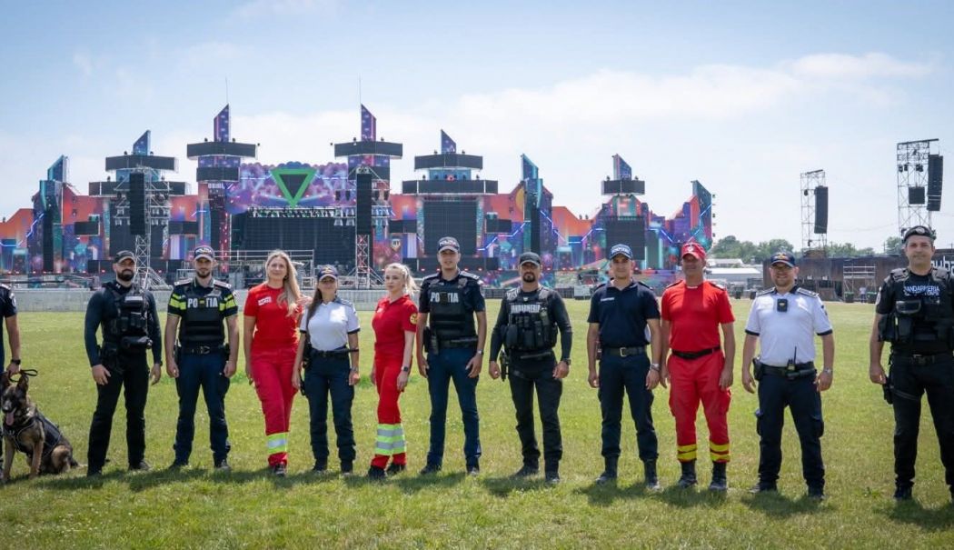 Zeci de sancțiuni contravenționale au fost aplicate în prima zi de festival, la Costinești - 51834699711792855009084092275751-1752147483.jpg