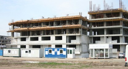 Locuințele ieftine lăudate de Mazăre își caută cumpărătorii cu lumânarea - 519a26437027673d66e7857a9030bbca.jpg