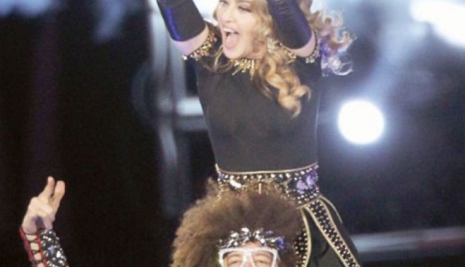 Madonna - femeia elastic! - 52-1329656362.jpg