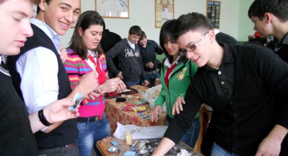 Expoziție de eco-mărțișoare - 5252cd1338f39102cec6168336365a88.jpg