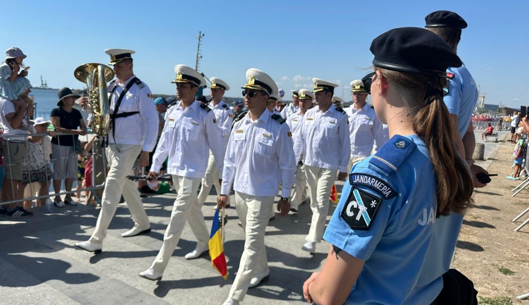 Jandarmii constănțeni, prezenți la parada de Ziua Marinei Române, de la Mangalia - 53223631011926911728882188455131-1755247883.jpg