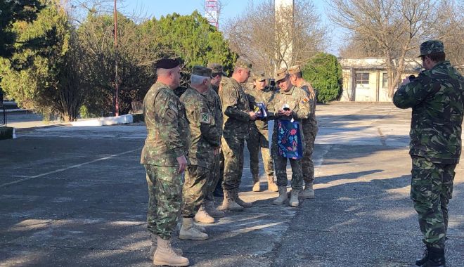 GALERIE FOTO / Momente emoționante la Constanța. Militarii români din Afganistan s-au întors acasă - 53662783312292542766021252214403-1552466349.jpg