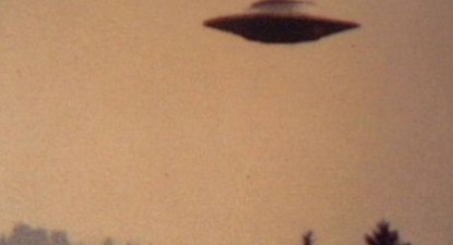Apariție misterioasă. O femeie a filmat un OZN pe cerul orașului Chicago - 53752469af44f2e749478dfa1b2aa2a7.jpg