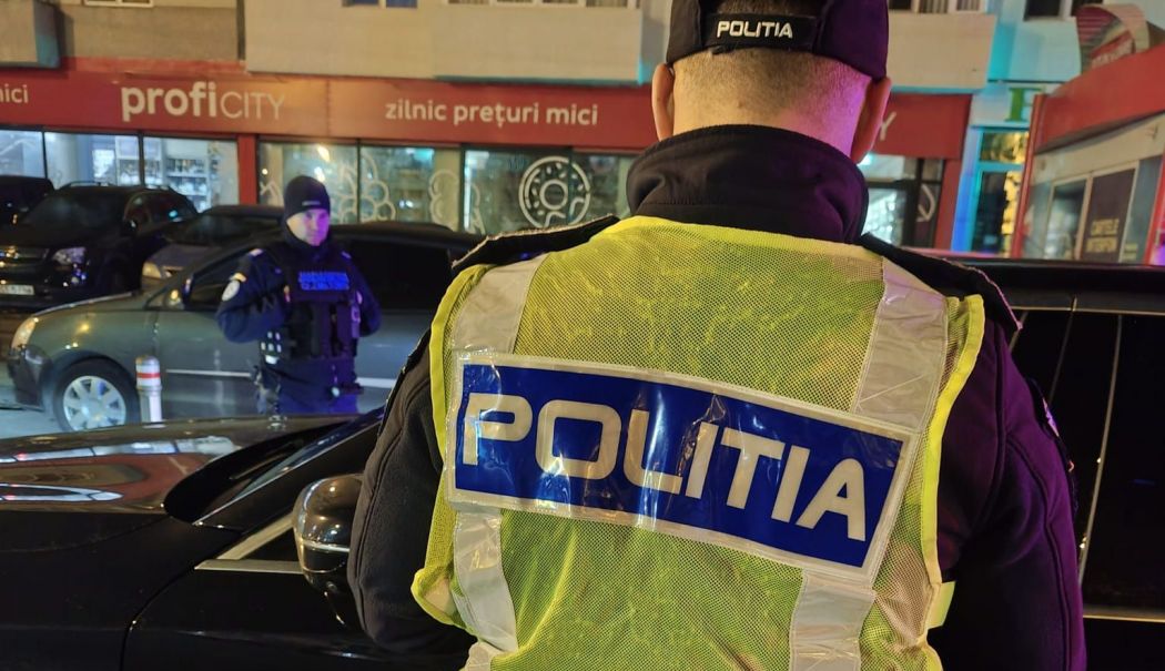 Polițiștii au ieșit în trafic. Șoferii sunt sfătuiți să se pregătească pentru temperaturile scăzute - 53851c733ddf4cbab7330e033440f949-1762934430.jpg